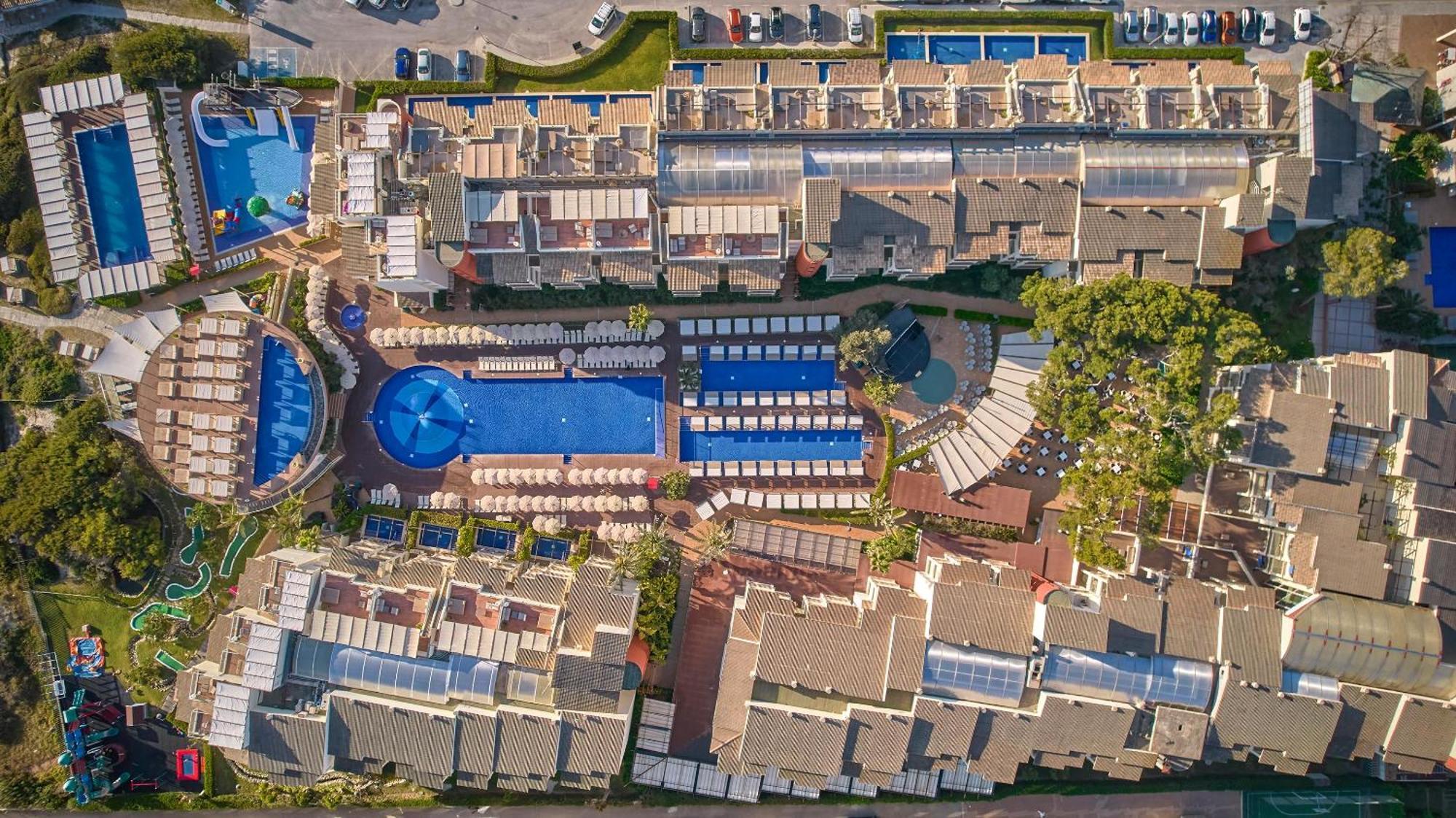 Aparthotel Zafiro Bahia Playa de Muro  Exterior foto